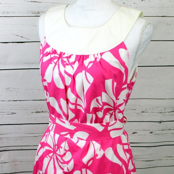 Lilly Pulitzer Dresses & Skirts - SOLD Lilly Pulitzer Floral Shift Keyhole Dress